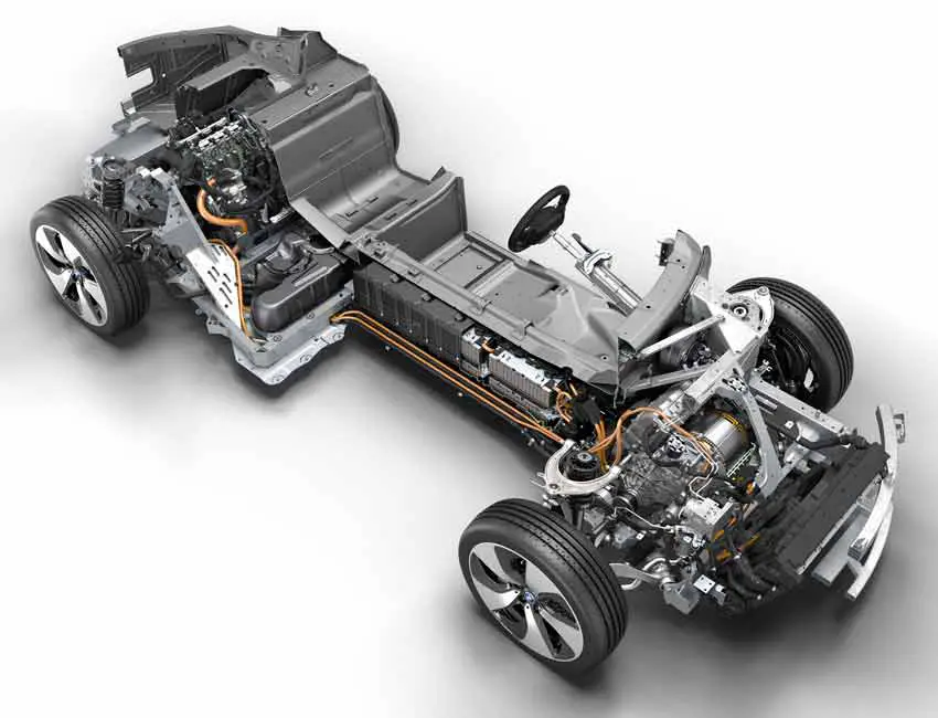 BMW i8 Plug-in Hybrid Coupe Performance Combustion Engine